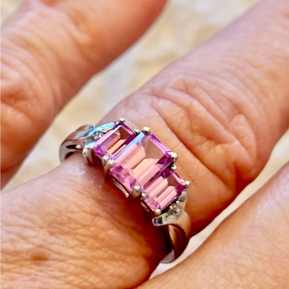 10k White Gold Pink Sapphire and Diamond Chip Ring Size 7 - Picture 3 of 7